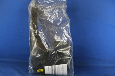 Guardabarros trasero izquierdo Nissan Frontier 2005-2021 Foto 1 de 4