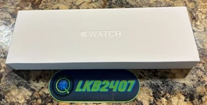 Apple Watch Series 10 GPS 42mm Jet Black Aluminum Case w/ Black Sport Band S/M - Photo 1 sur 1