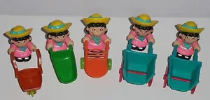 McDonalds Peanuts Farm Spielset: Lucy's & Cart Zubehör - 5 Lucy's und 5 Wagen - Bild 1 von 4