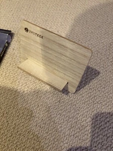 Desktop Wooden Phone Stand - Zdjęcie 1 z 4