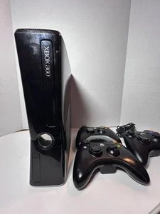 Xbox 360 S Konsole Bundle NICHT getestet - Bild 1 von 11