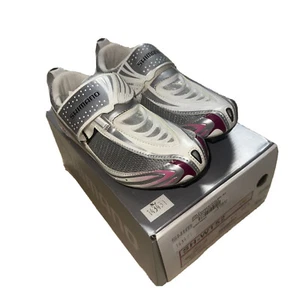 Shimano SH-WT52 Women's Cycling Shoes White Size 5 EU 36 Carbon Triathlon SPD SL - Picture 1 of 13