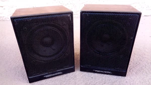 REALISITC MINIMUS 2.5 BOOKSHELF SPEAKERS TESTED WORKING (RADIO SHACK 40-1999A) - Picture 1 of 5