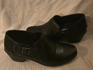 Women's Easy Street Faux Leather Titan Comfort Shooties Size 8½ Narrow Mint Con - Picture 1 of 11