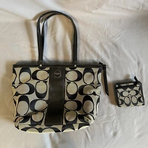 Portafoglio Coach vintage grigio con stampa nera abbinato incluso con borsetta - Foto 1 di 8