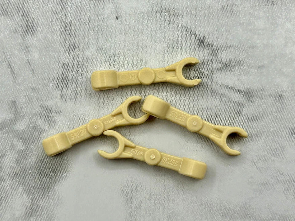 Lego Parts (4) ~ Tan Droid Arm Mechanical Straight Clips 90 degrees ~ No 59230 - Image 1 of 1