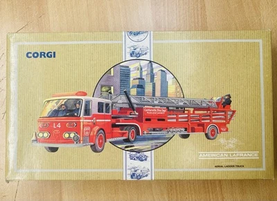CORGI TOYS  - AMERICAN LA FRANCE AERIAL LADDER TRUCK CENTERVILLE Scala 1:50 - Immagine 1 di 4