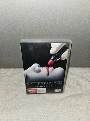 Six Feet Under - The Complete First Season- DVD [DISKS ONLY] - image 1 of 3