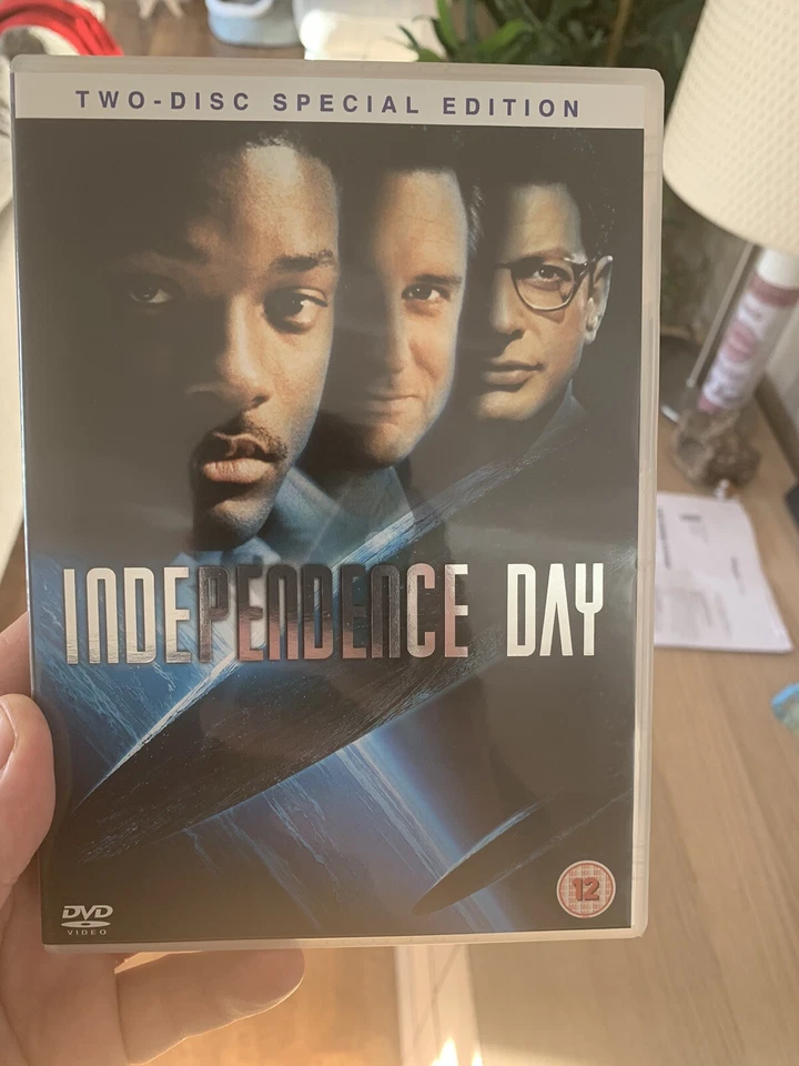 Independence Day DVD   2 DISC SET - Image 1 of 1