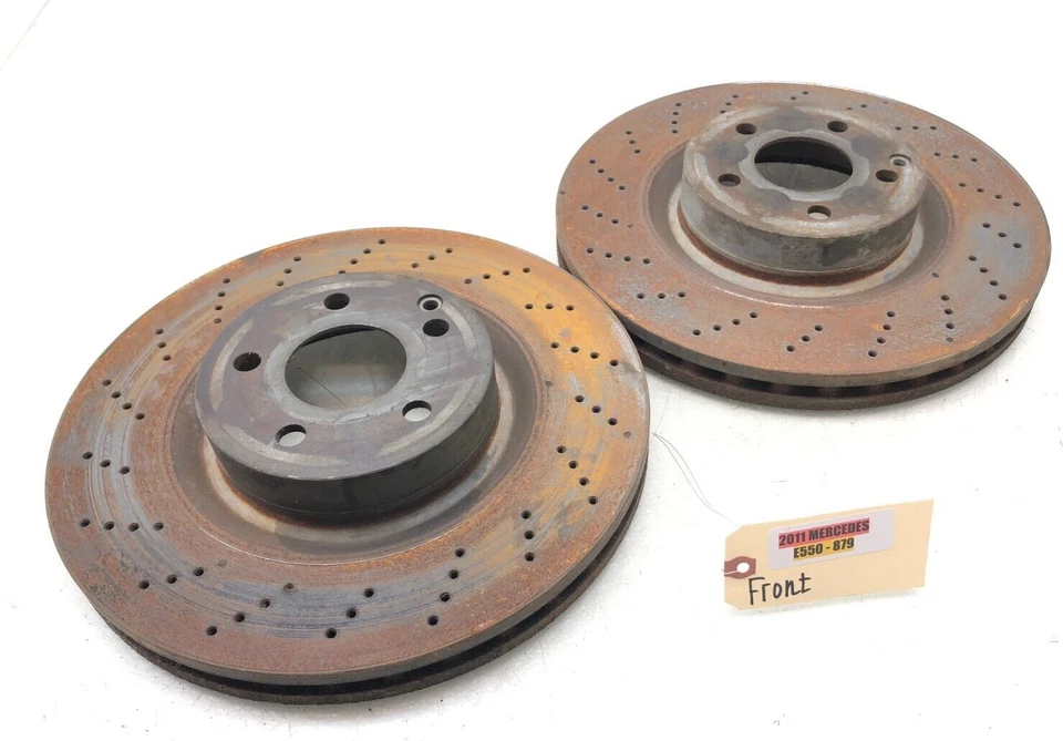 Par de rotores de freno de disco delanteros Mercedes Benz E550 2010-2013 OEM. Foto 1 de 4