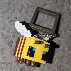 RARE MINECRAFT BEE BACKPACK BUDDIES CLIP HANGER KEYCHAIN - Picture 1 of 4