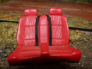 1/18 (DS) rojo BMW asiento trasero decoración para tu diorama - Imagen 1 de 1