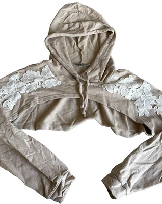 Sudadera con Capucha Recortada Charlotte Russe Beige Floral Encaje XS Para Mujer Foto 1 de 2