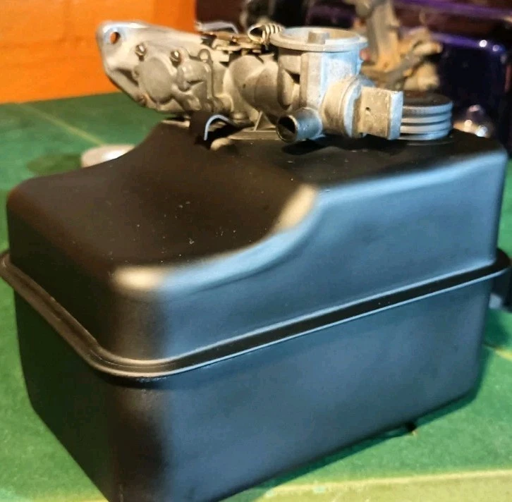 Conjunto de tanque de combustible carburador Briggs And Stratton 5HP  Foto 1 de 4