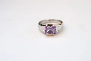 Nouveau Argent 2.50ct Violet Zircone Taille Bague 8 - Picture 1 of 1