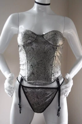 Vintage New 80's/90's Silver Metallic Bustier/Garter & G-String Panties Sm. Read Foto 1 de 4