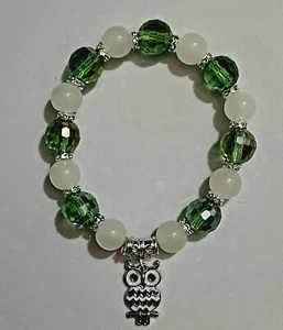 NUOVO Bracciale Elastico Moda Perline Cirstal con Ciondolo Gufo Polso - Verde e Bianco - Foto 1 di 2
