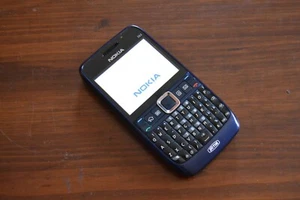 CELLULARE NOKIA E63 BLU FUNZIONANTE IN BUONE CONDIZIONI - Foto 1 di 4