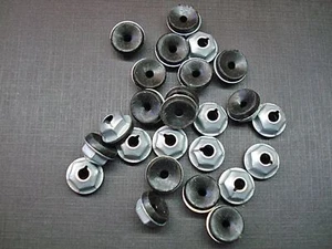 10 pcs 10-32 moulding clip sealer nuts Cadillac Buick Chevy Pontiac Oldsmobile - Bild 1 von 1