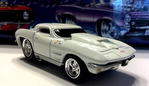 MUSCLE MACHINES -- 1963 CHEVY CORVETTE - 1/64 DIECAST 63 CORVETTE - Bild 1 von 4