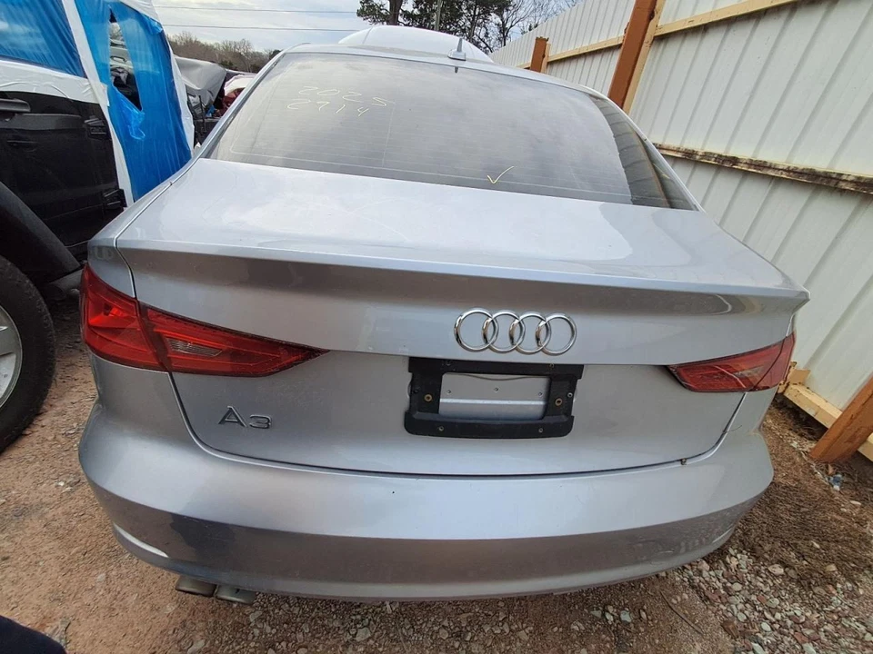 (LOCAL PICKUP ONLY) Trunk/Hatch/Tailgate Sedan LED Tail Lamps Fits 15-16 AUDI A3 Foto 1 de 4