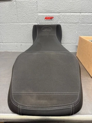 Assento MOTO GUZZI NORGE OEM CIRC 2015 - Imagem 1 de 4