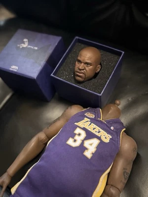 NBA Lakers Shaquille O'Neal Real Masterpiece 1/6 Scale Figure With AOM Headsculp - Image 1 of 4