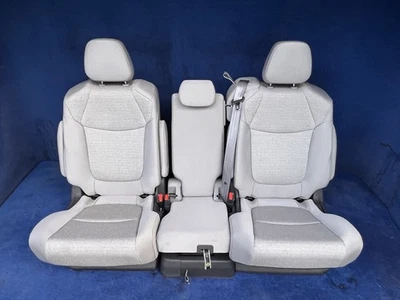 2025 2024 2023 2021 Toyota Sienna Van 2nd Row Rear Seats Gray Cloth Seat Recline - Image 1 of 4