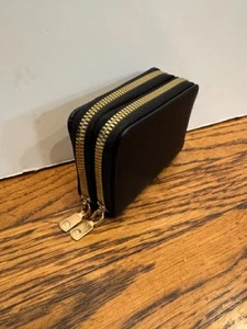 Retro Vibe Double Zipped Womens Wallet Gift Card Holder Size 4 x 3 New - Picture 1 of 9