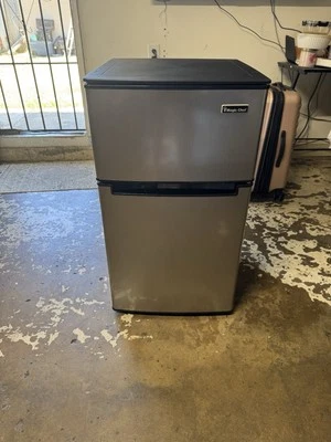 Mini nevera Magic Chef Foto 1 de 4