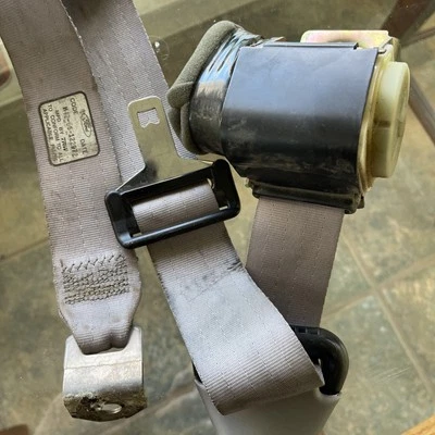 Retractor de cinturón de seguridad trasero derecho gris Ford Expedition OEM Foto 1 de 4