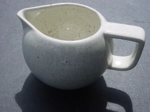 SASAKI FARBSTEIN BIRKE GESPRENKELT SAHNEKÄNNCHEN CREMEWEISS JAPAN VIGNELLI DESIGNS MODERN - Bild 1 von 3