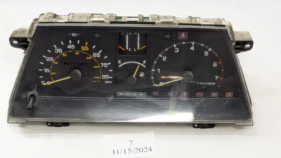 Toyota Van 1983 1984 velocímetro calibre de cabeza grupo 83010-28170 fabricante de equipos originales 129 k millas Foto 1 de 4