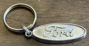 Schlüsselanhänger Oldtimer Ford Logo silberfarben oval - Bild 1 von 3