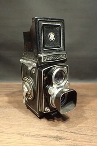 Yashica-Mat Twin Lens Camera 80mm f3.5 6x6 winds & clicks untested Parts/Repair - Picture 1 of 9