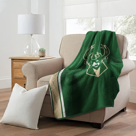 Northwest NBA Milwaukee Bucks Sherpa Throw Blanket Cover