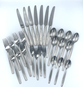 Oneida CAMLYNN MIRROR - Stainless Steel 28pc. Flatware Set - Picture 1 of 7