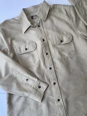 Camisa Covington Para Hombre Mediana Microgamuza Beige Manga Larga Abotonada Foto 1 de 4