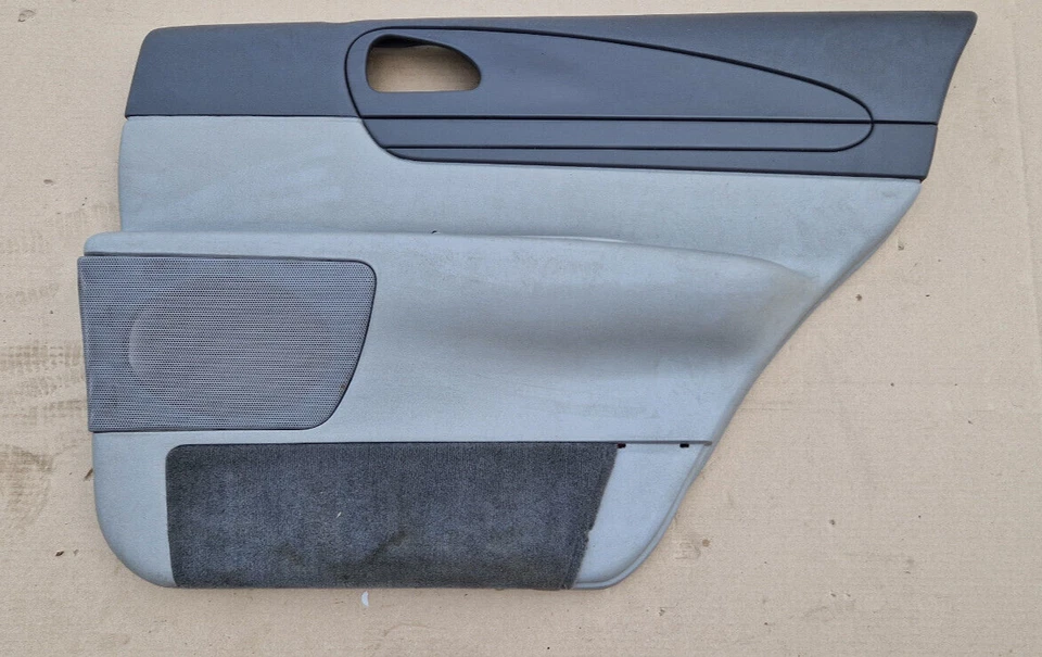 Panel de puerta LINCOLN Continental 1995-97 moldura trasera derecha lado del pasajero Foto 1 de 4