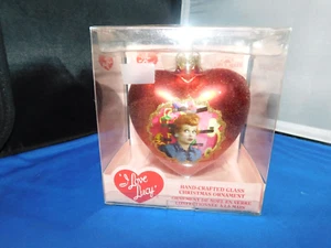 VINTAGE "I LOVE LUCY" CHRISTMAS TREE ORNAMENT - Picture 1 of 3