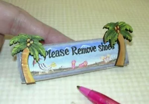 Letrero de playa en miniatura 3D "Por favor, quítate los zapatos" con 2 palmeras: CASA DE MUÑECAS 1:12 - Imagen 1 de 1