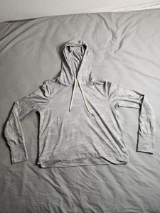 Vuori Halo Essential Camo Hoodie Pullover Womens Size Medium Gray Yoga VW226 NEW - Picture 1 of 8