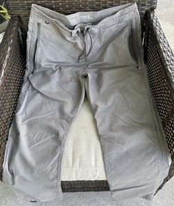 Roark Pants Mens 33x30 Gray Layover Travel Hiking Trail Jogger Drawstring Dad - Picture 1 of 11