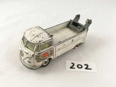 CORGI GIFT SET # 25 VW TRANSPORTER BREAKDOWN TOW TRUCK RACING CLUB VAN DIECAST - Image 1 of 4