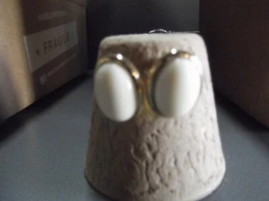 1 Pair Old .75"in Acrylic Ivory Oval Shape Stud Earrings - Picture 1 of 8