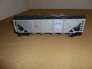 LIONEL O GUAGE U.P. 9366 UNION PACIFIC HOPPER CAR BLT 1-80 - Picture 1 of 7