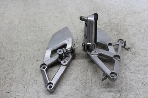 HONDA CBR600F3 1995-98 JUEGO DE CLAVIJAS TRASERAS PASAJERO PAR - Imagen 1 de 12