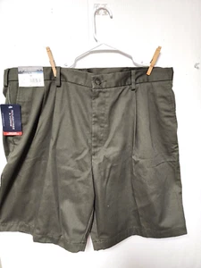 Roundtree & Yorke  Easy Care Performance Classic Fit Pleated Shorts Olive Sz 42 - Picture 1 of 5