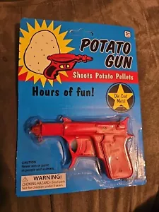 Pistola per patate Toysmith pistola pressofusa metallo pistola con cappuccio pistola bavaglio regalo NEATO! #1703 NUOVO - Foto 1 di 2