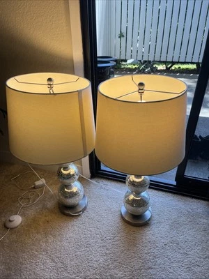 Abajur de mesa - Imagem 1 de 3